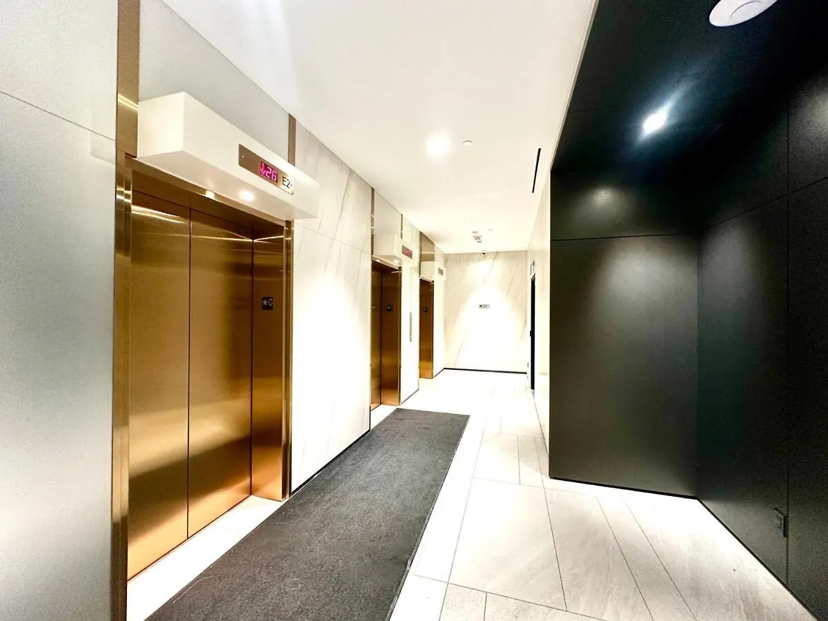 Super Skyline View Condo In The Heart Of Toronto Lejlighed