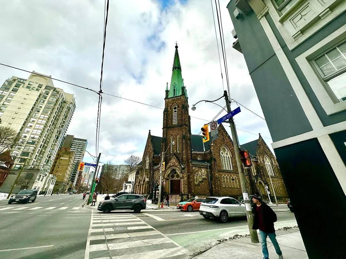 Super Skyline View Condo In The Heart Of Toronto Lejlighed