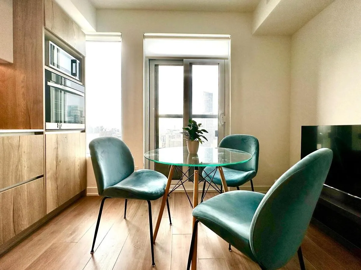 Super Skyline View Condo In The Heart Of Toronto