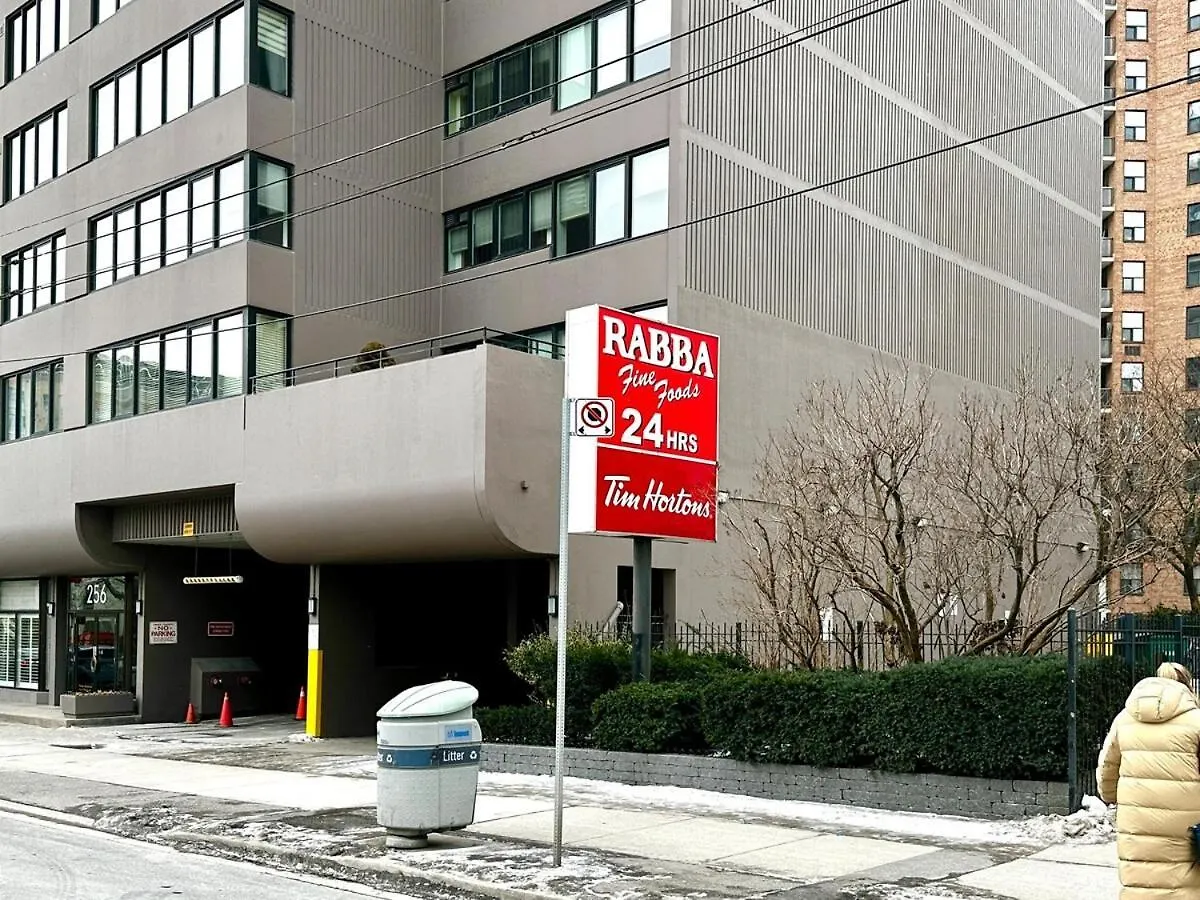 Super Skyline View Condo In The Heart Of Toronto 0*,  Canada