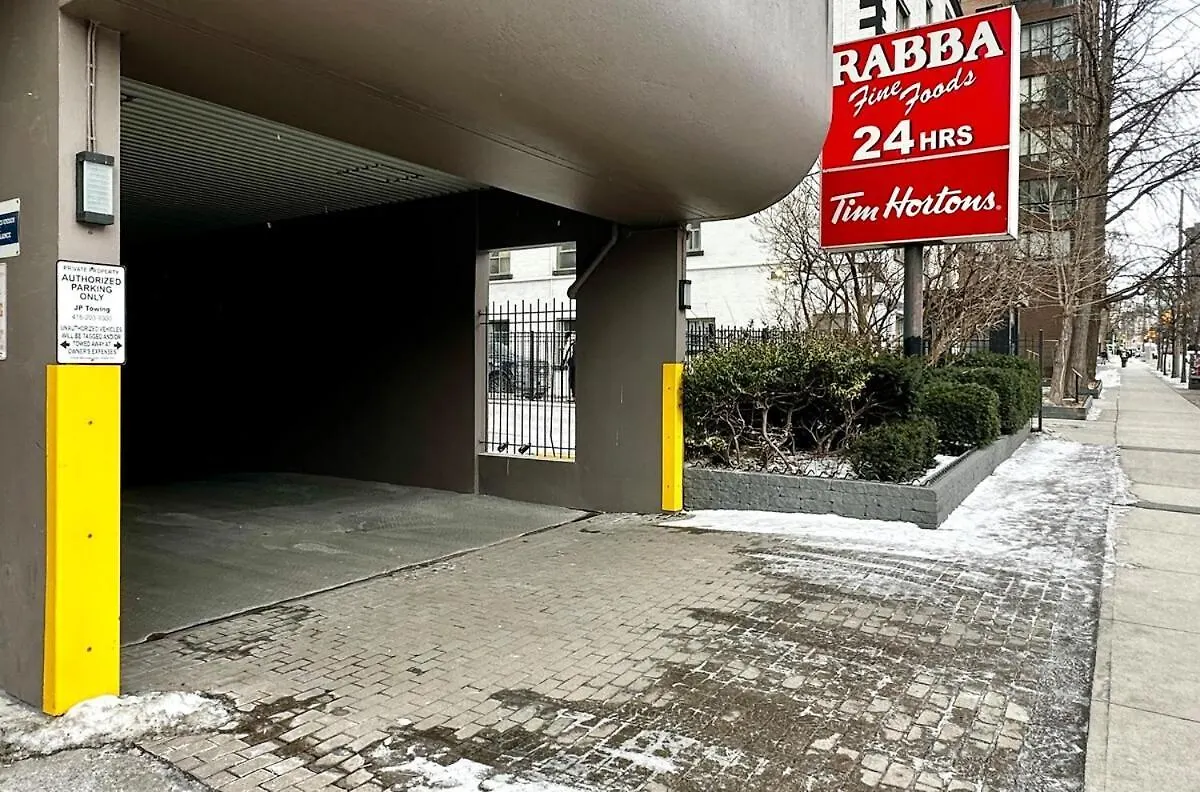 Super Skyline View Condo In The Heart Of Toronto 0*,